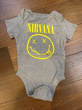 NIRVANA Gray One-Piece Bodysuit Size 18-24 Months - C34-021